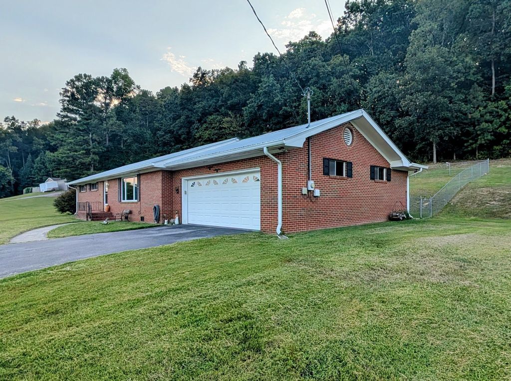 4392 Blue Springs Rd, Cleveland