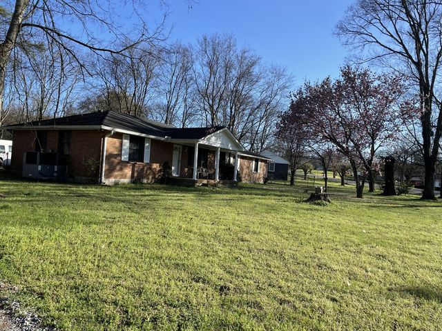 456 Ewing Ln, Nashville