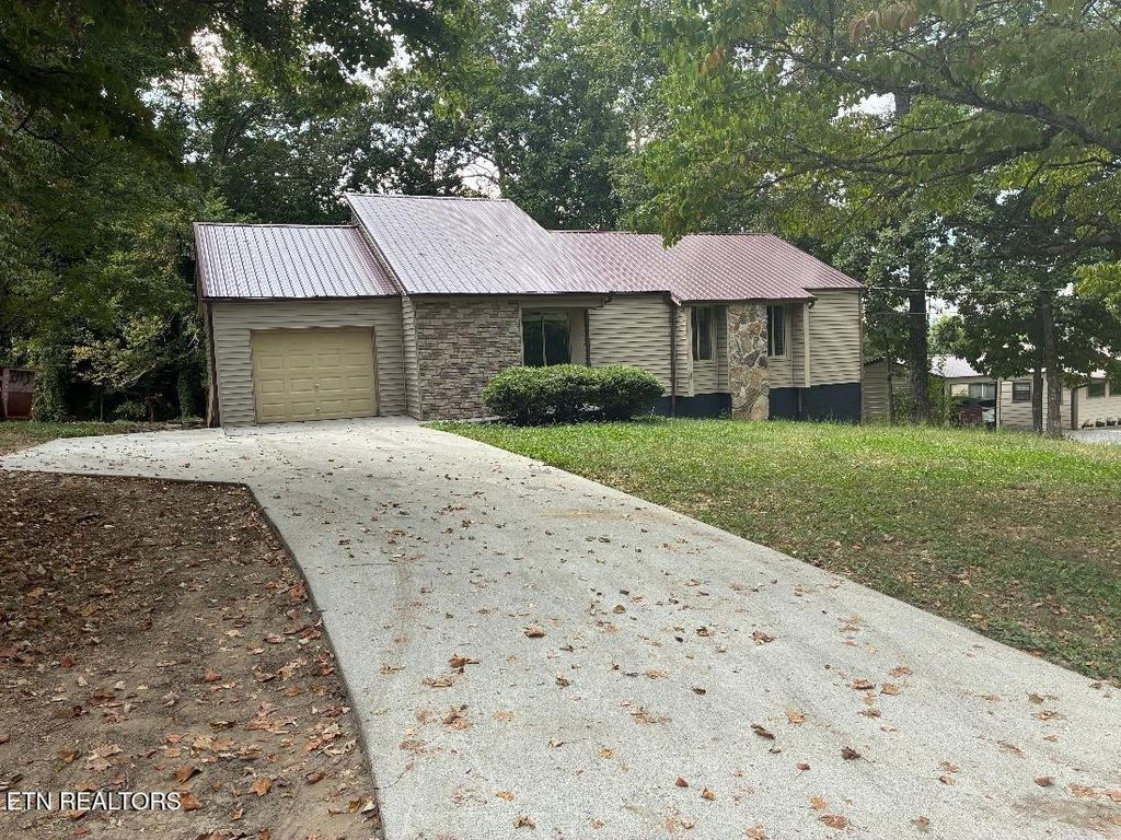 158 Tango Drive, Madisonville