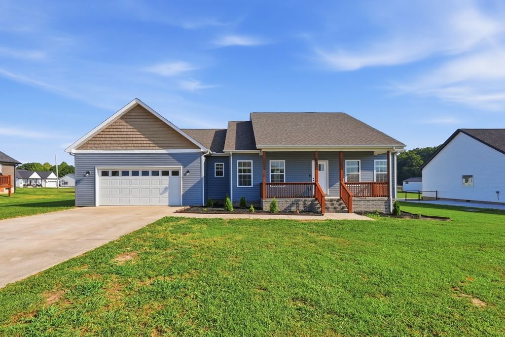 662 Clog Valley Dr, Sparta