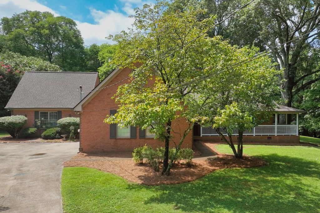 507 Menees Ln, Madison