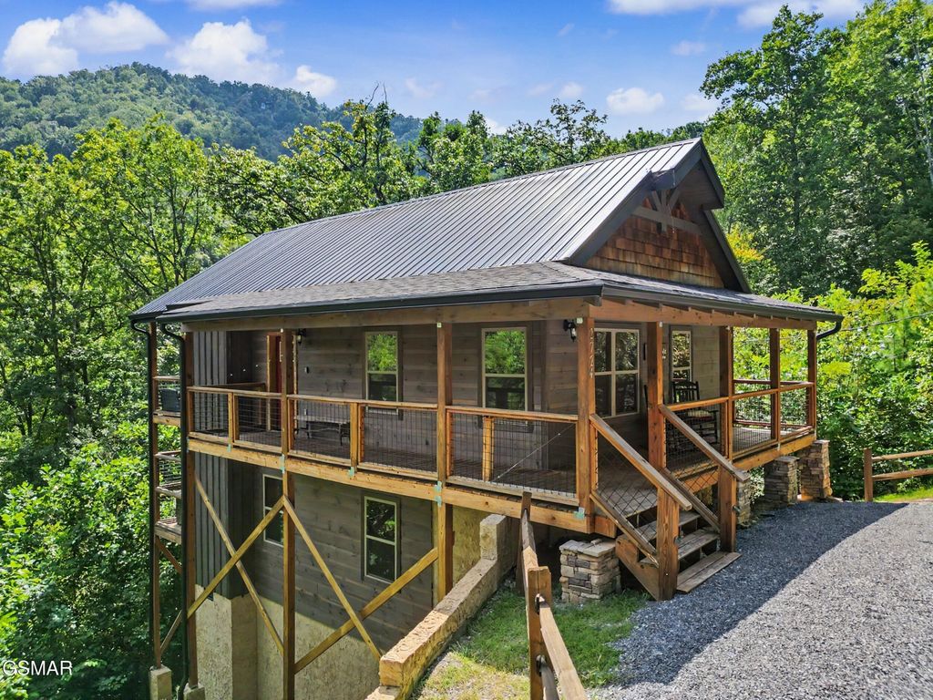 2724 Pine Crest Lane, Sevierville