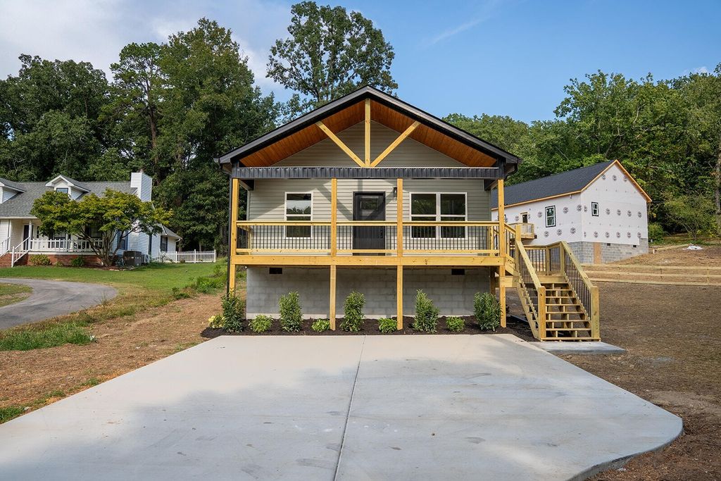 1904 Crestway Drive, Athens