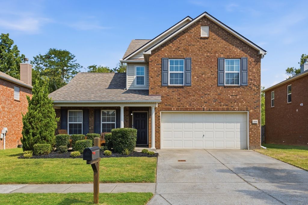 1066 Gannett Rd, Hendersonville