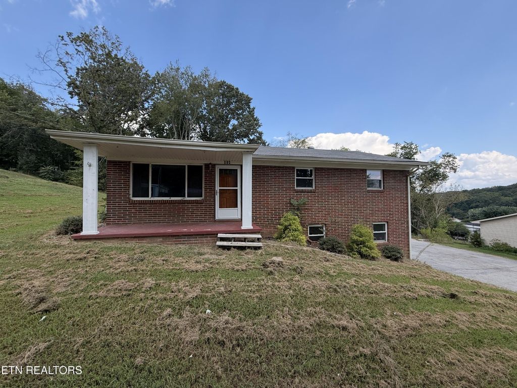 824 Pleasant View Drive, Dandridge
