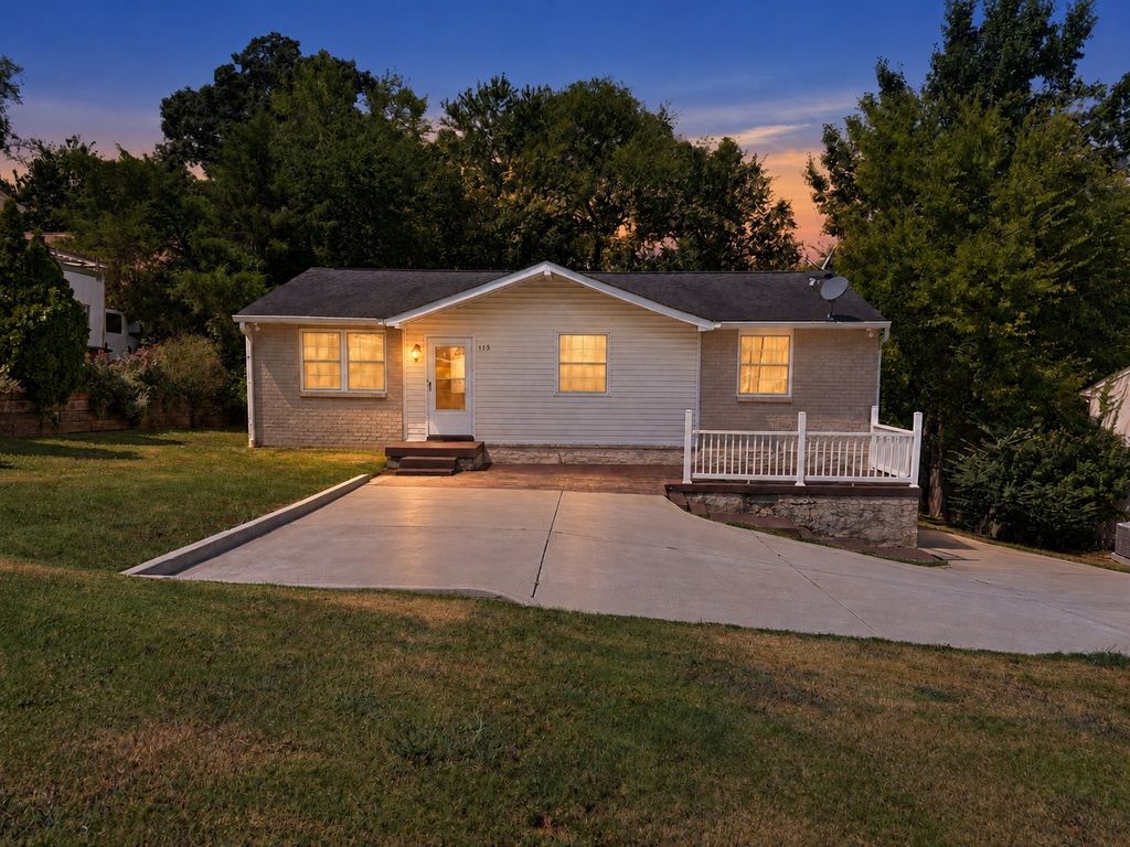 115 Reveille Ct, Franklin