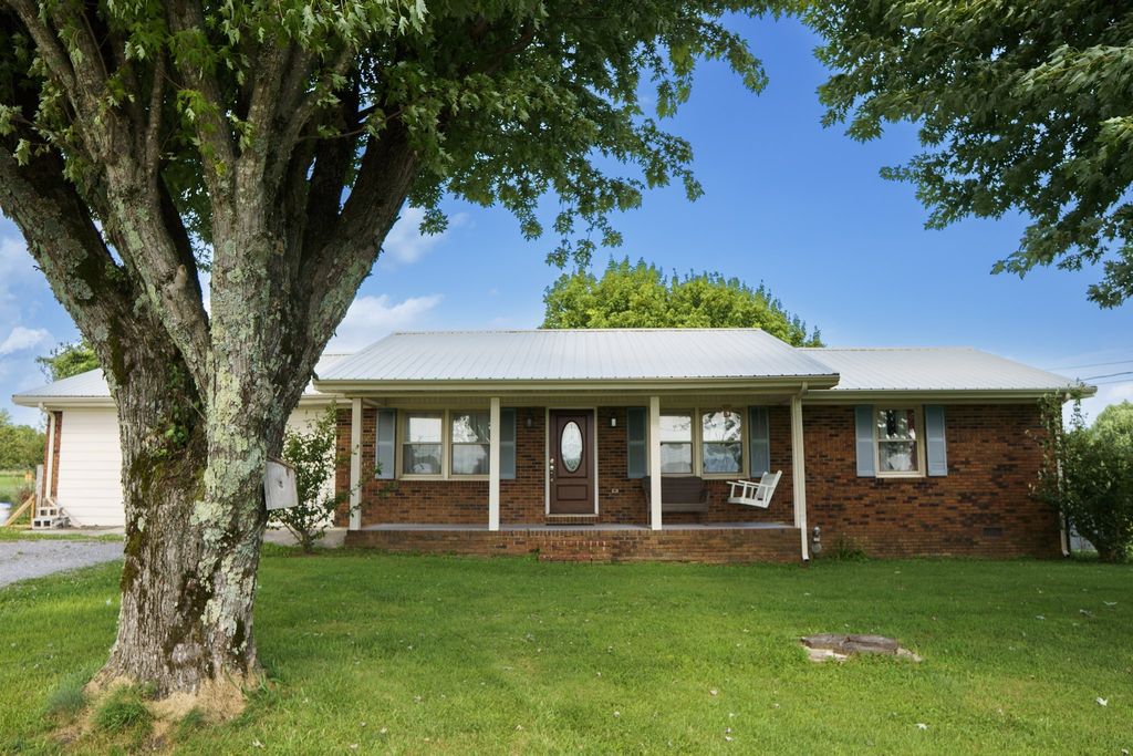 294 Little Falls St, Spencer