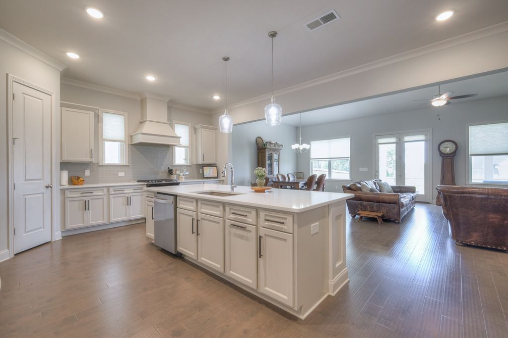 1044 Cabell Dr, Franklin