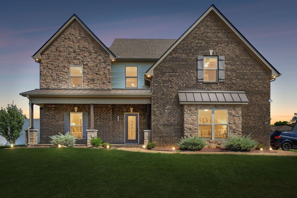 1200 Emmie Reece Dr, Smyrna