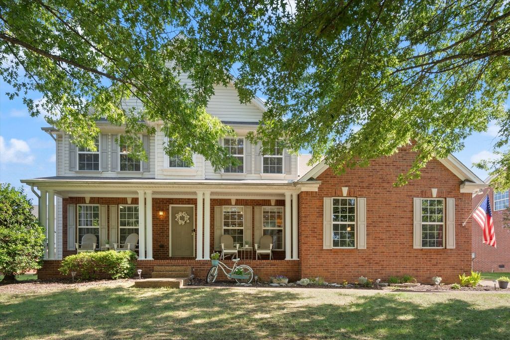 1902 Baileys Trace Dr, Spring Hill