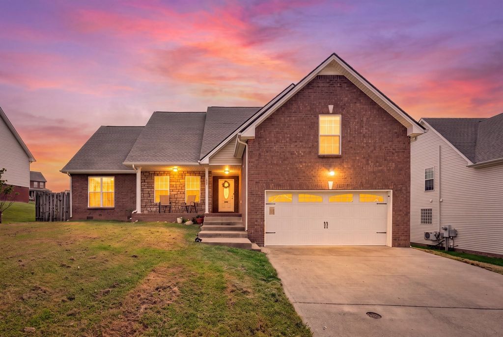 1809 Patricia Dr, Clarksville