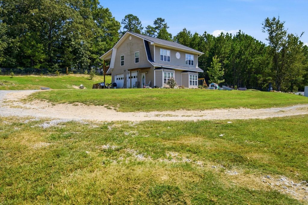 53 Confederate Drive, La Fayette