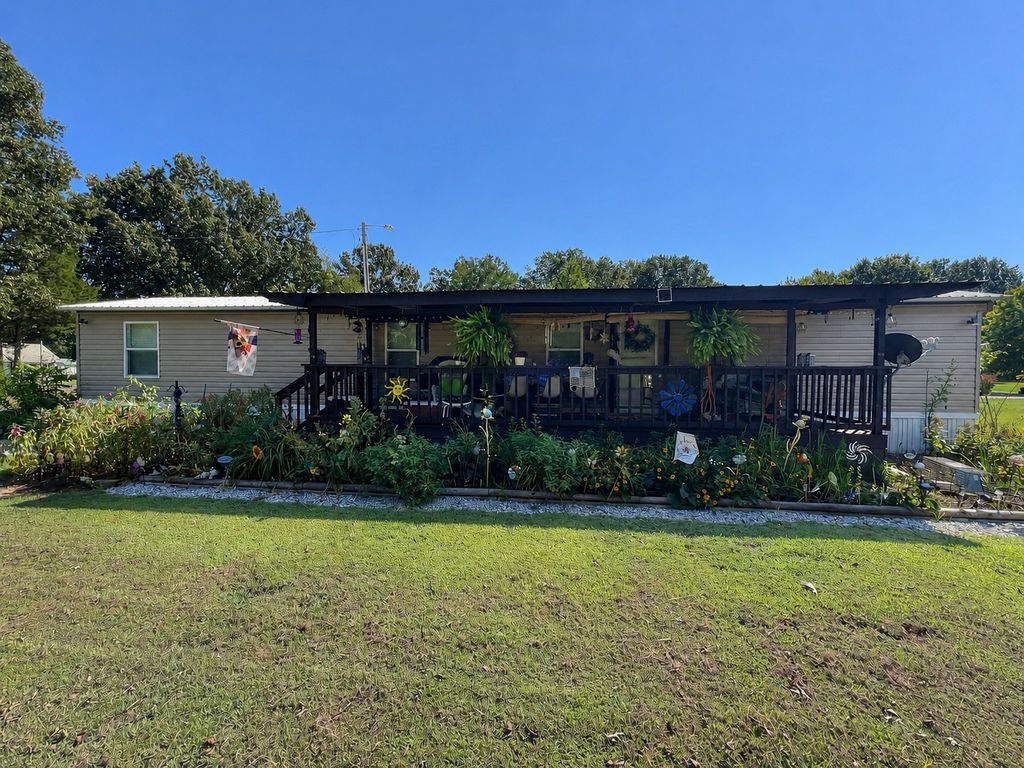 76 Cypress Creek Marina Rd, Linden