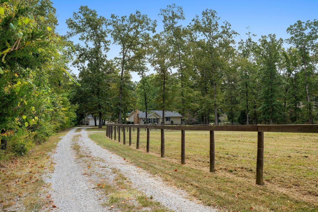 7283 Kingston Rd, Fairview