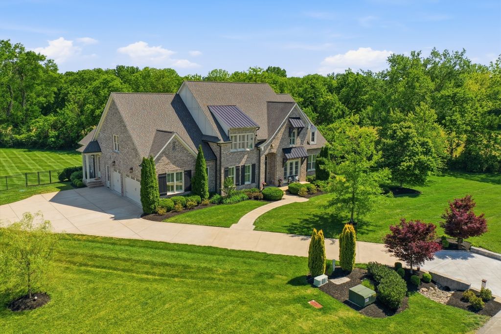 1045 Buena Vista Dr, Franklin