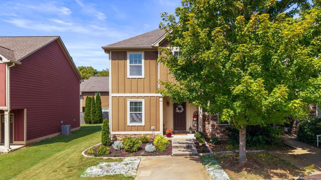 251 Sharon Dr Ne 251, Cleveland
