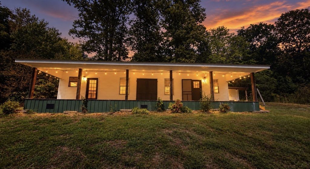 1252 Kelly Rd, Centerville