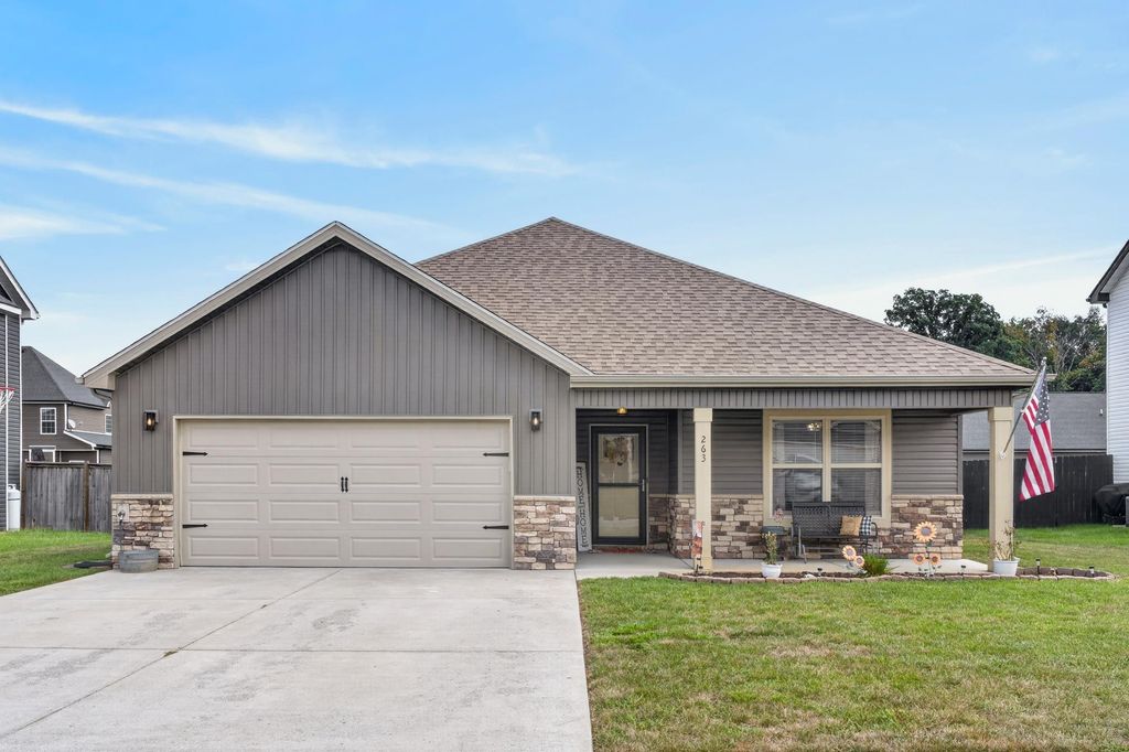 263 Crusaw Dr, Clarksville