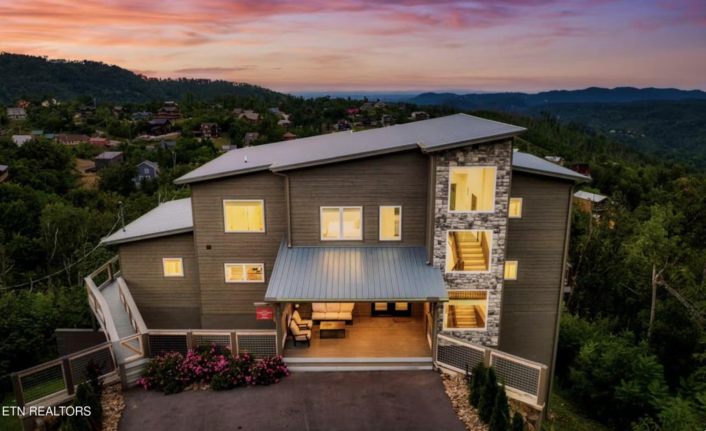 720 Short Ridge Court, Gatlinburg