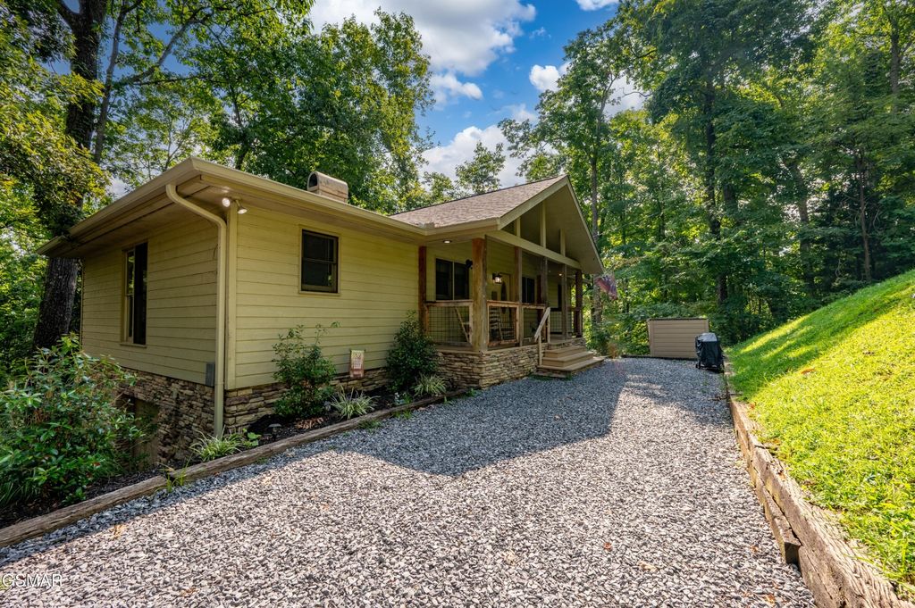 3103 Hatcher Top Road, Sevierville