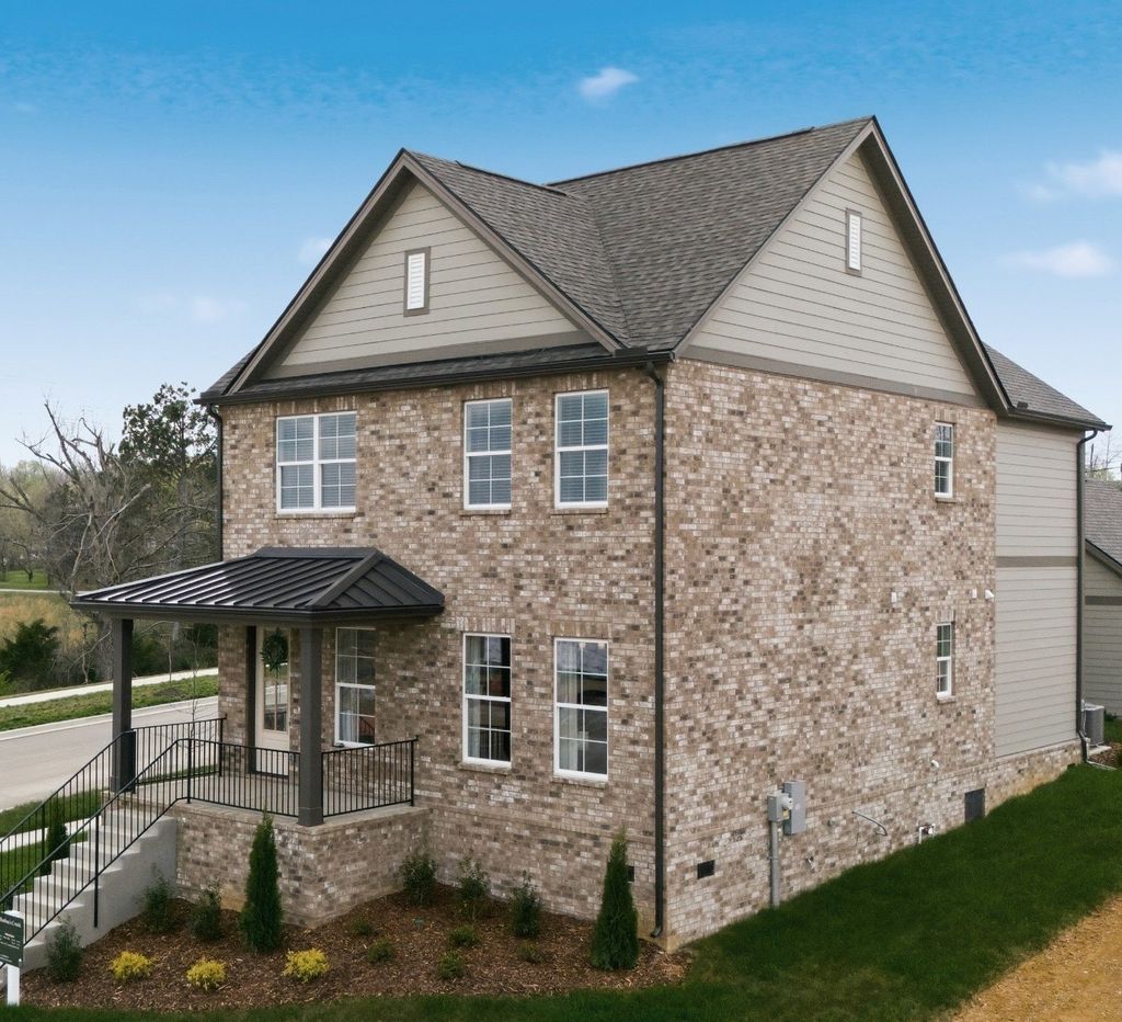 1801 Flatwaters St, Spring Hill