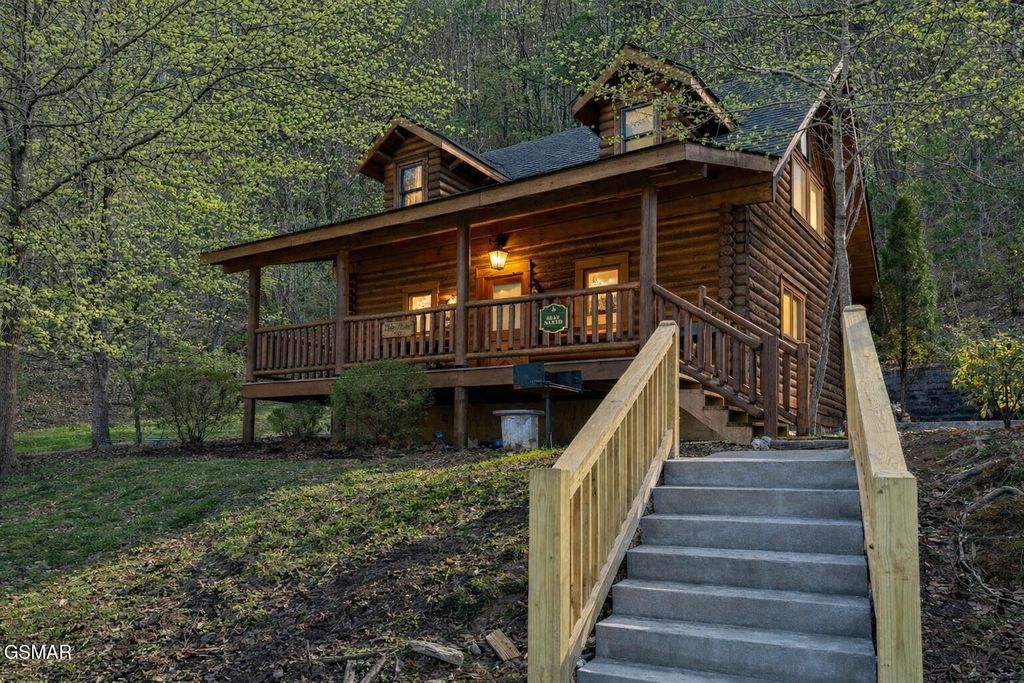 3221 Smoky Ridge Way, Sevierville