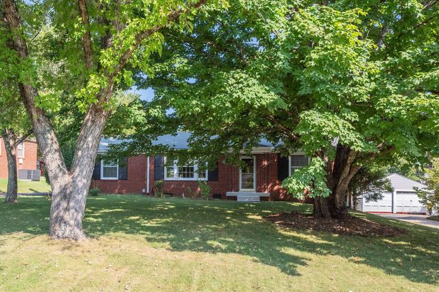 308 Fieldcrest Dr, Nashville