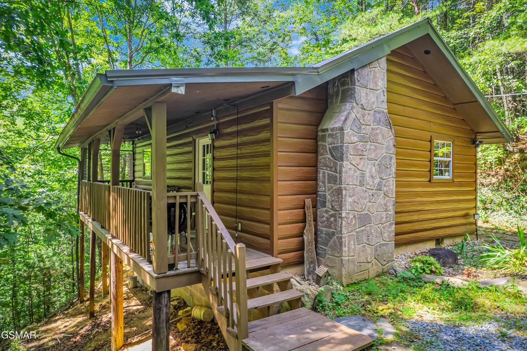 4081 Henry Town Road, Sevierville
