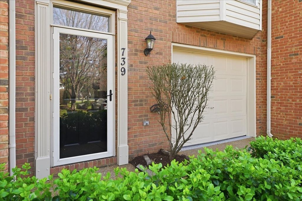 739 Huffine Manor Cir, Franklin