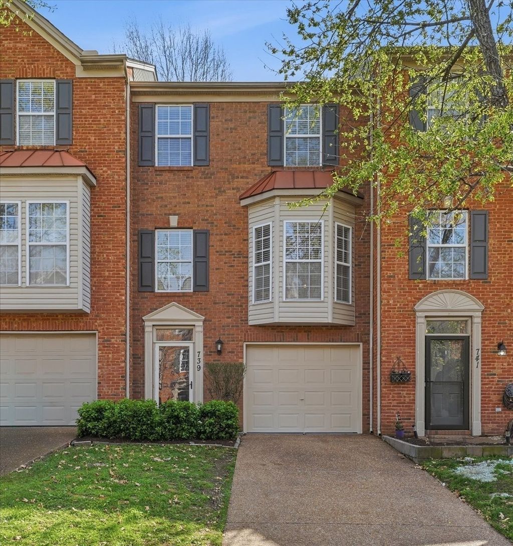 739 Huffine Manor Cir, Franklin