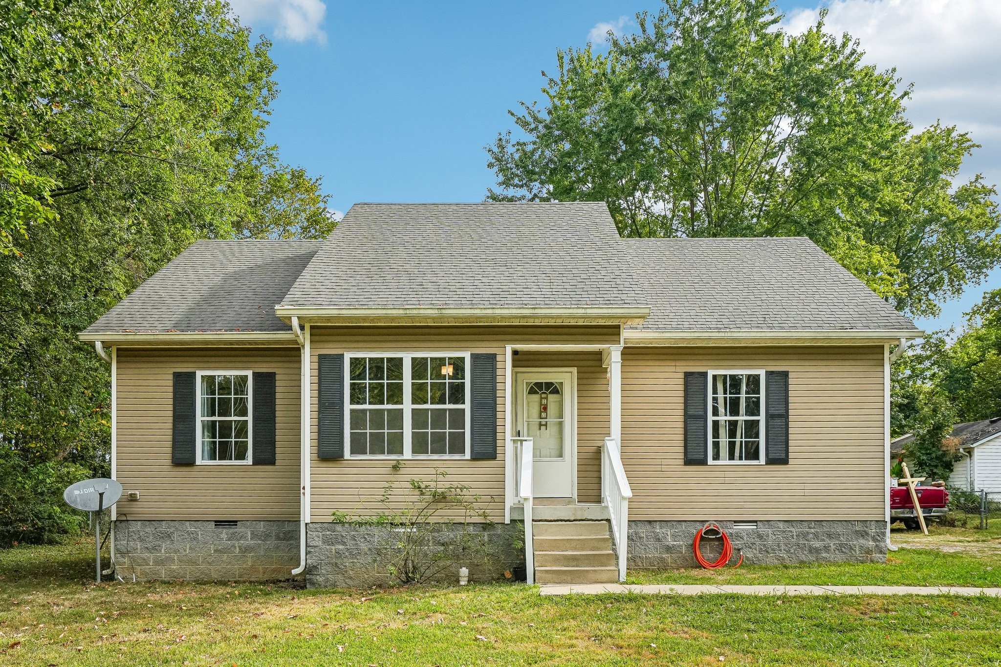 Photo for MLS 3544298 in 2027 Old Greenbrier Pike Greenbrier, TN - 37073