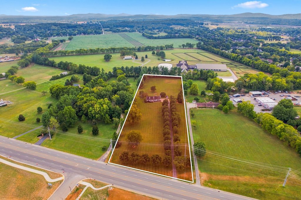 4881 Veterans Pkwy, Murfreesboro