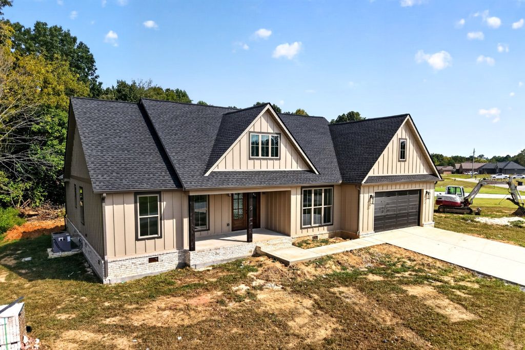 182 Red Oak Ln, Monroe