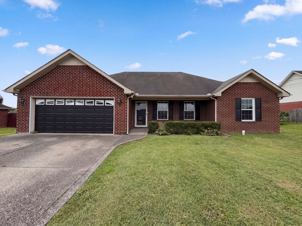 8018 Valencia Dr, Smyrna