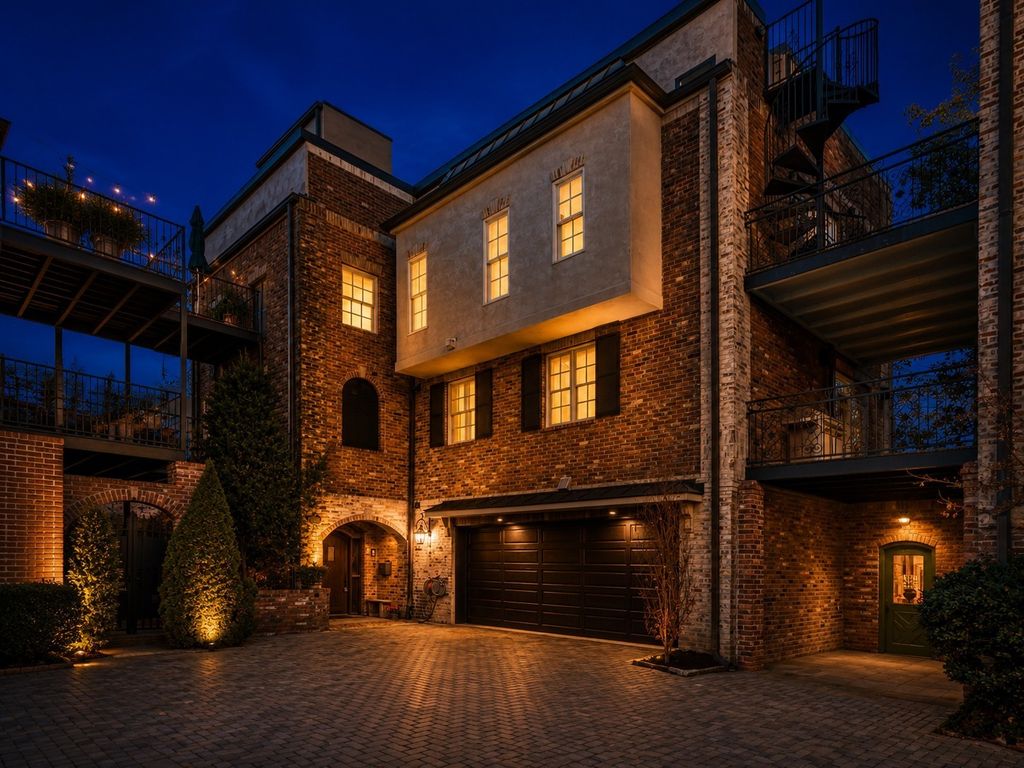 102 West End Close 102, Nashville