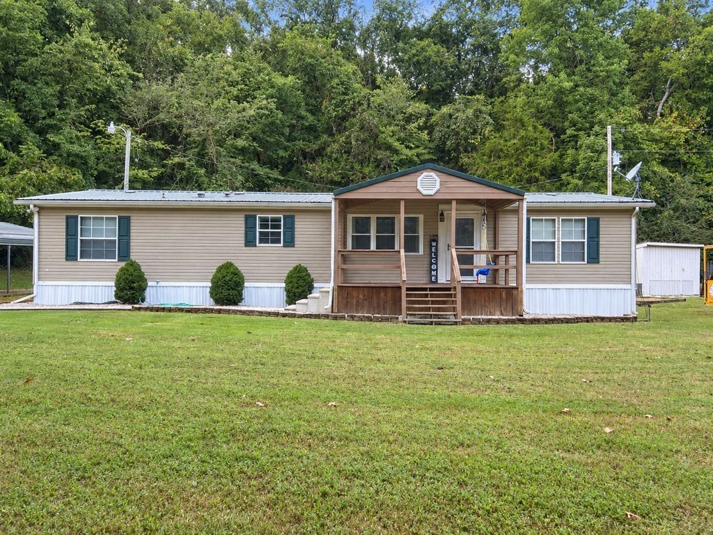 79 Duke Ln, Linden