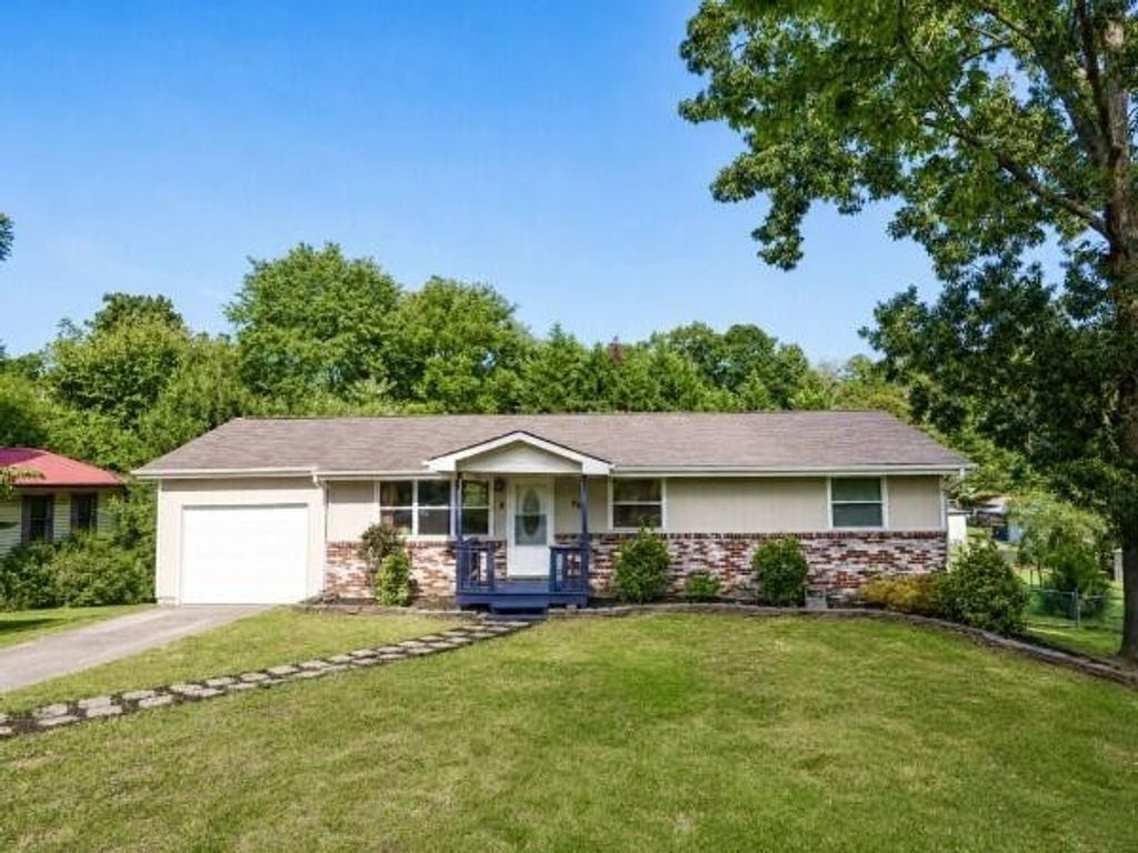 408 Se Fairview Drive Se, Cleveland