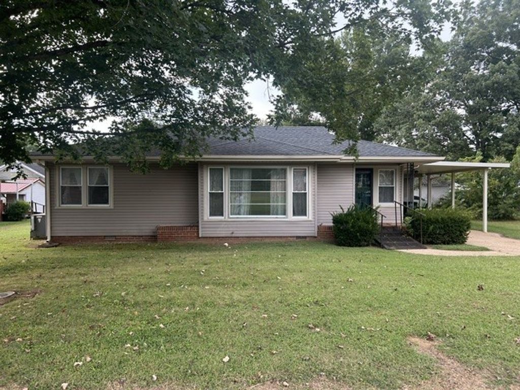 318 S Cedar Ln, Pulaski