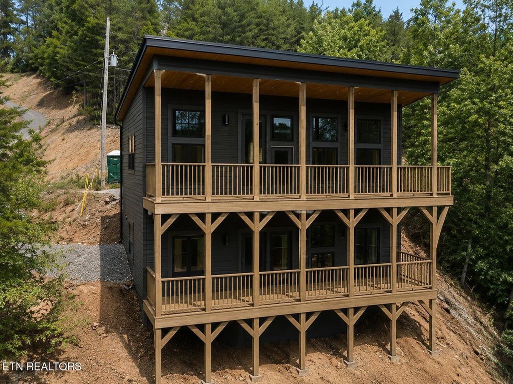 1731 Bluff Ridge Rd, Sevierville