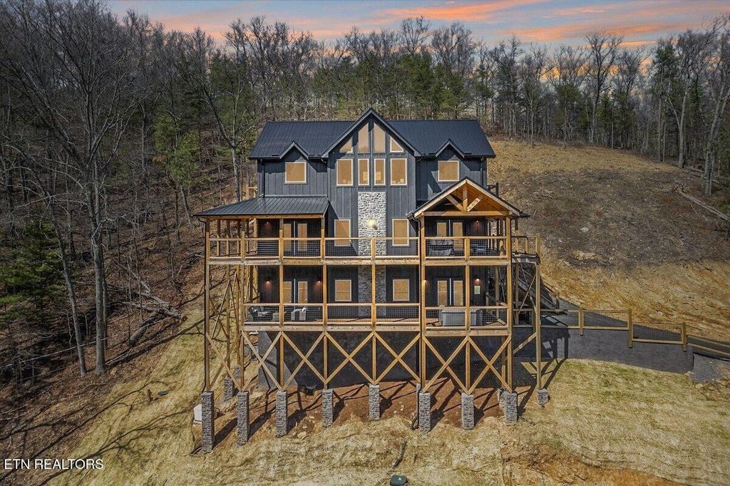 2759 Overholt Tr, Sevierville