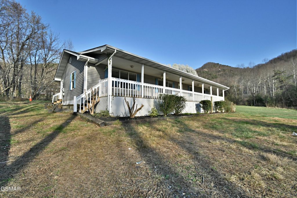 2737 Clabo Road, Sevierville