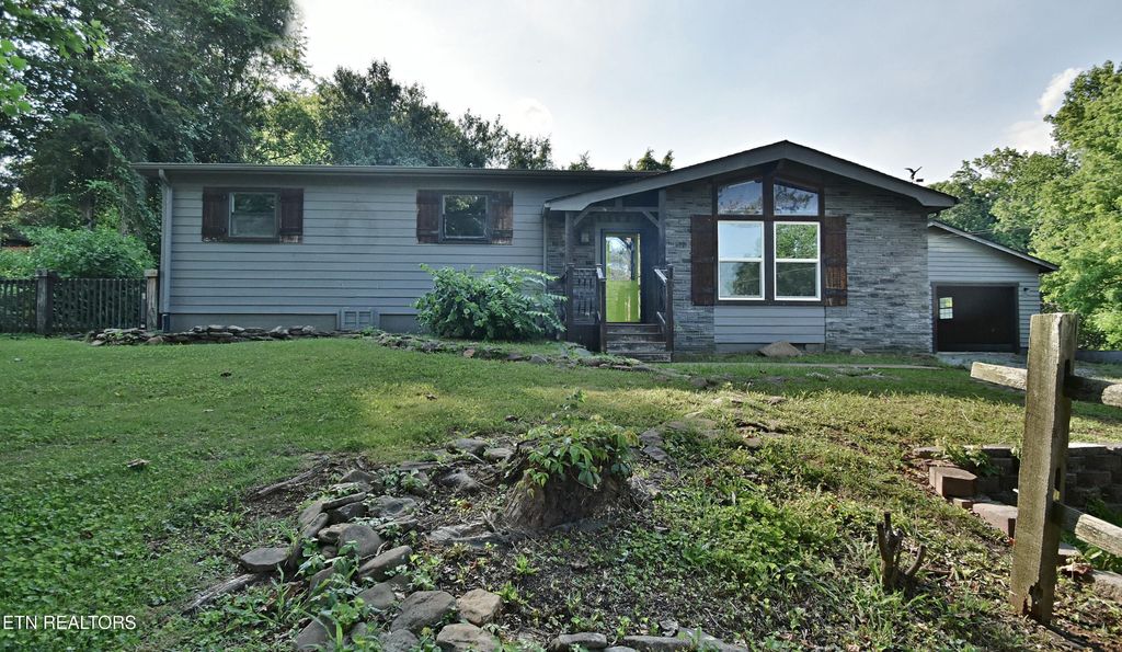 309 Perry Lane, Seymour