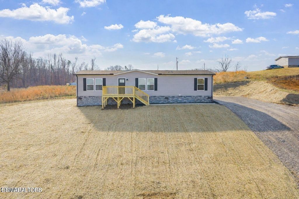 200 Laura Boling Loop Road, Strawberry Plains