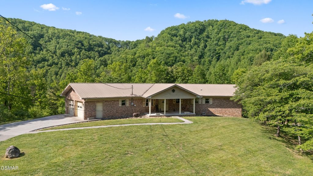 1181 Pine Mountain Road, Sevierville