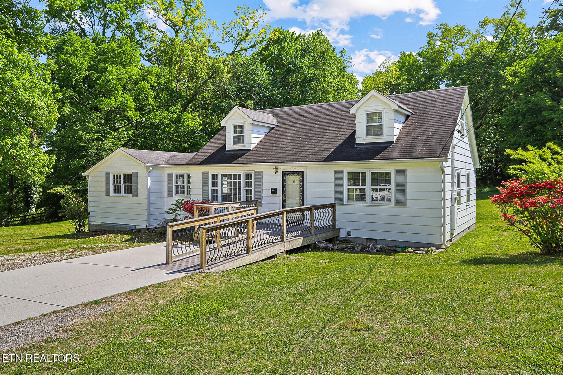 Photo for MLS 3544612 in 4600 Ball Camp Pike Knoxville, TN - 37921