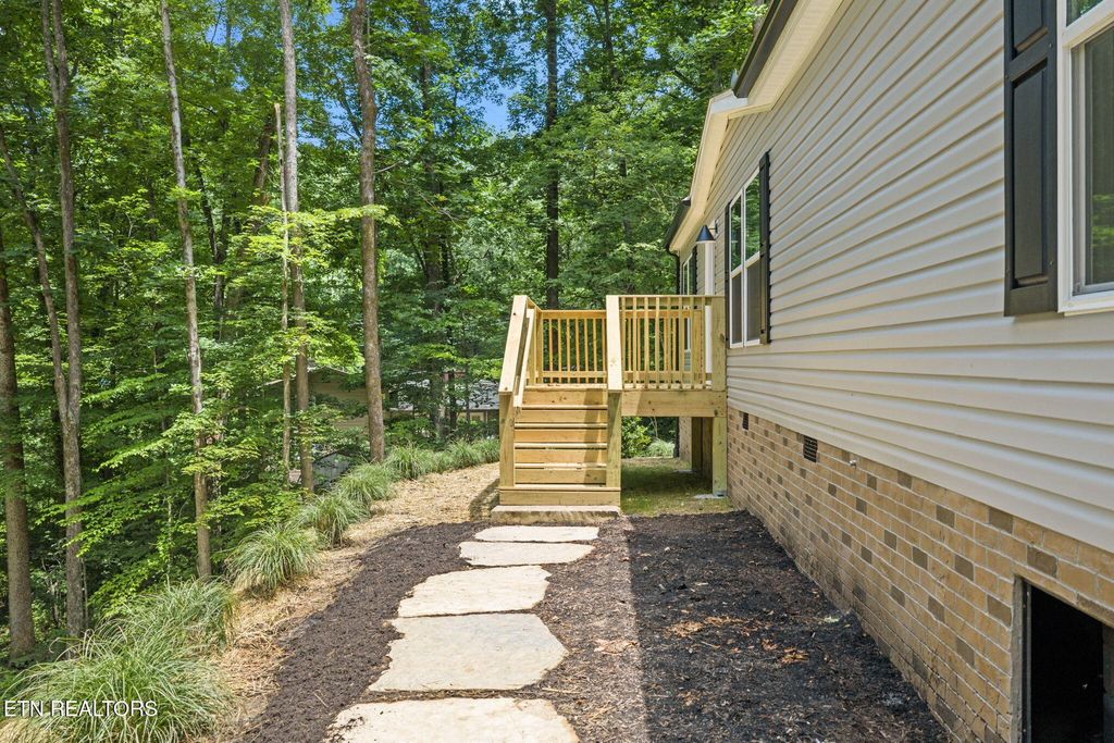 206 Cumberland View Est Rd, Rocky Top