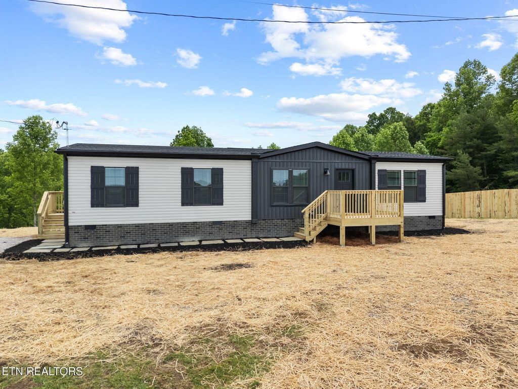 117 Delia Young Lane, Wartburg