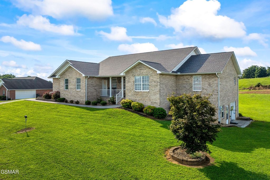 1429 Alum Cave Cove, Sevierville