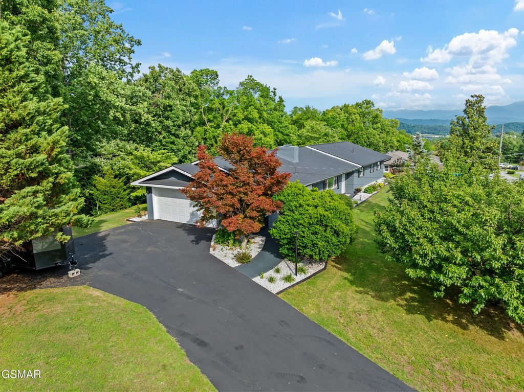 1103 Mayors Drive, Sevierville