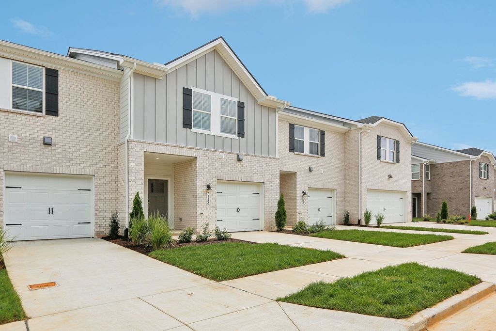 7159 Cedarcrest Ct, Fairview